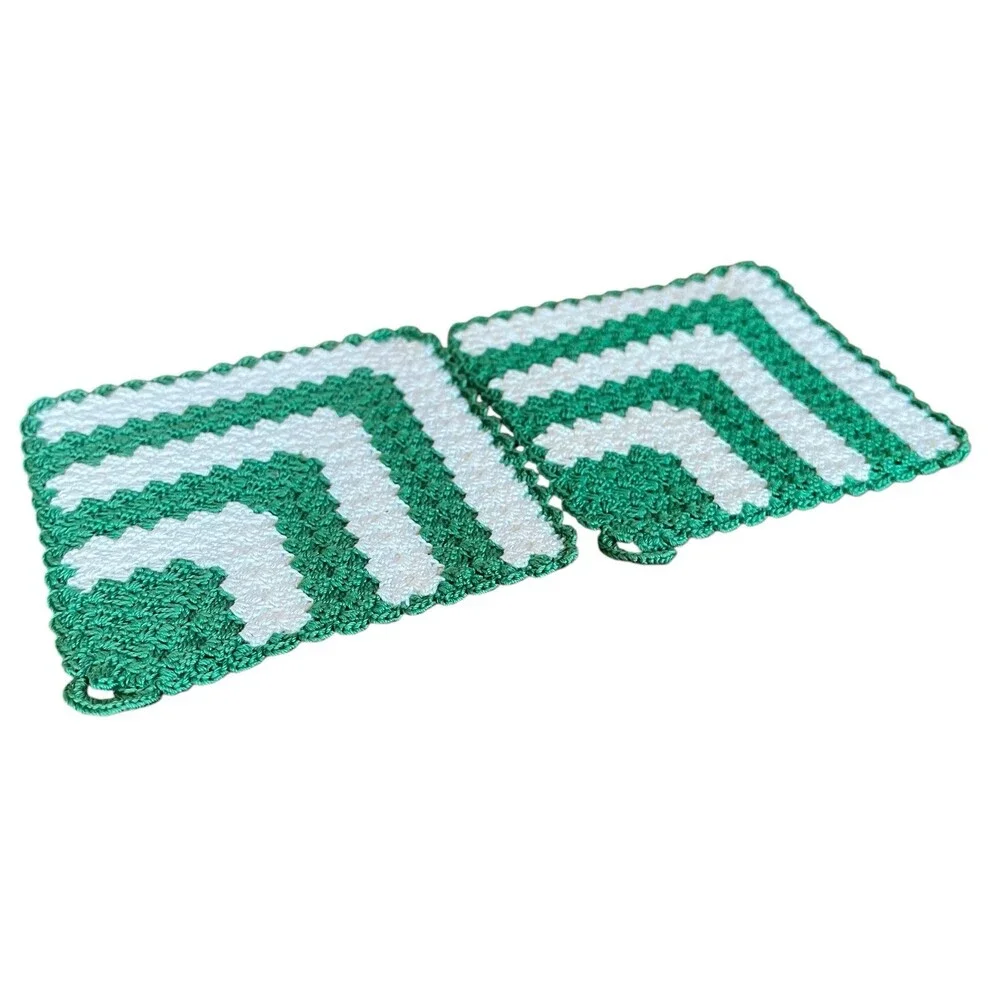 VTG Set of 2 Handmade Crochet Hot Pad Pot Holders Retro Green 5”